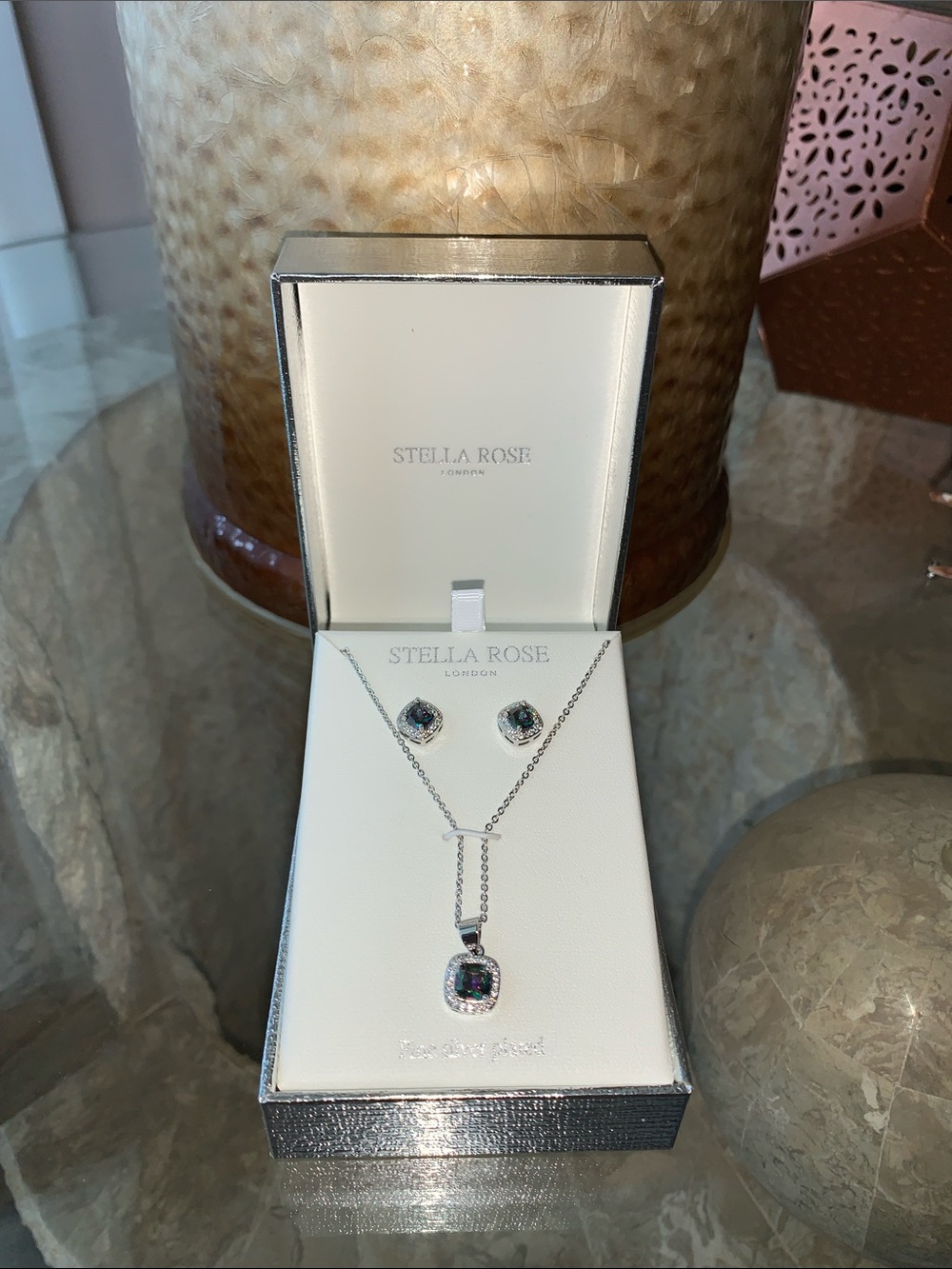 Silver-Plated Necklace with Dark Green Cushion Pendant